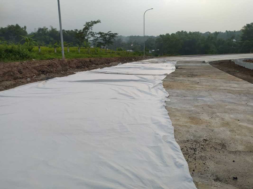 Manfaat dan Keunggulan Geotextile Non Woven Per Roll 2024 untuk Proyek Konstruksi Anda